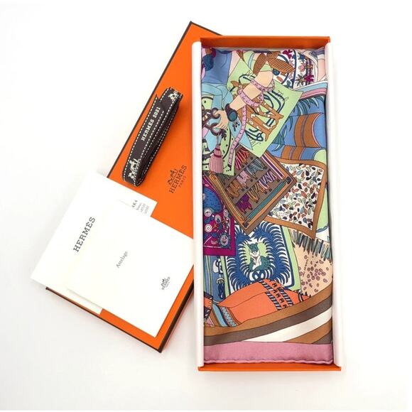 Hermes Carré 45 MADEMOISEILLE SOIE Silk Scarf W/Box - Picture 1 of 16